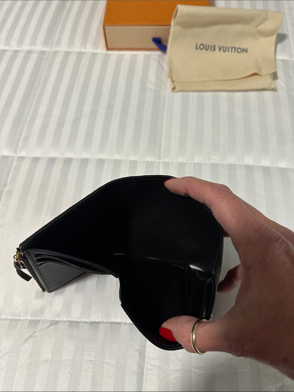 Louis Vuitton Victorine Black Monogram Empreinte Small envelope-style Wallet - Picture 8 of 11